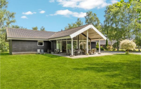 4 Bedroom Nice Home In Væggerløse, Bogø By